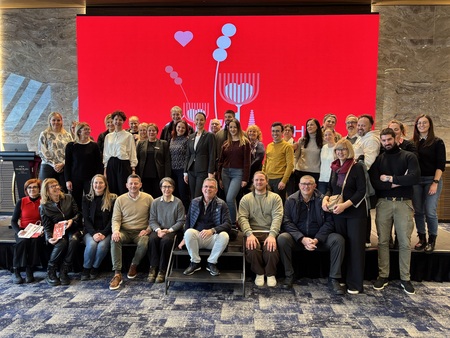 Skupinska fotografija udeležencev