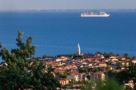 Višja turistična taksa v skladu z razmerami na trgu