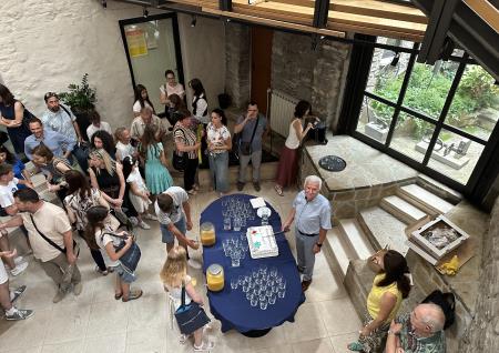 Po uradnem delu so se učenci posladkali s torto.