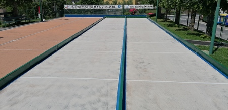 BK Korte, igralna površina.